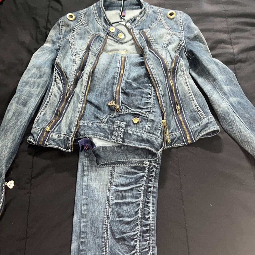 Derrion Jean set